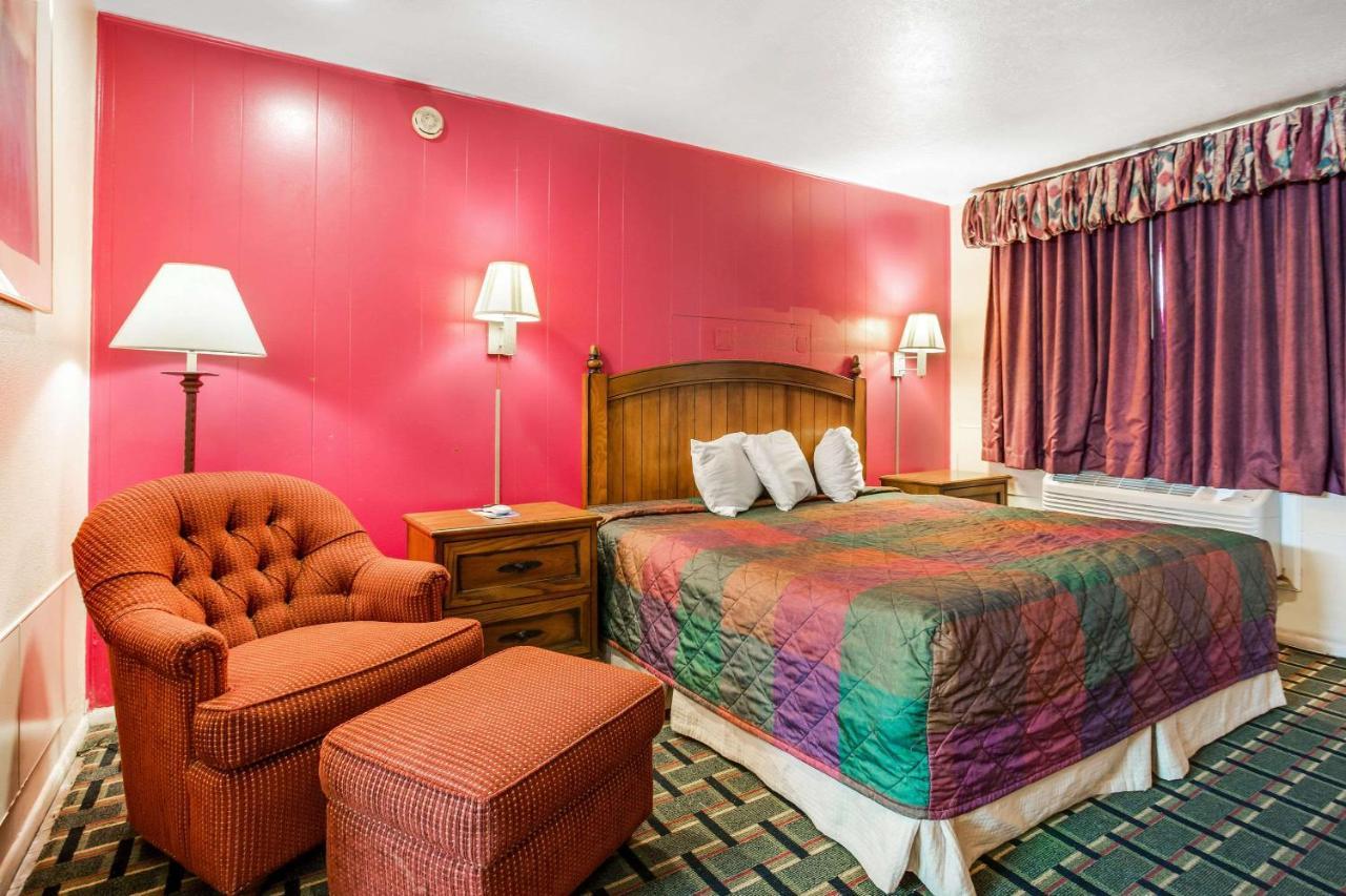 Rodeway Inn & Suites Raton Extérieur photo